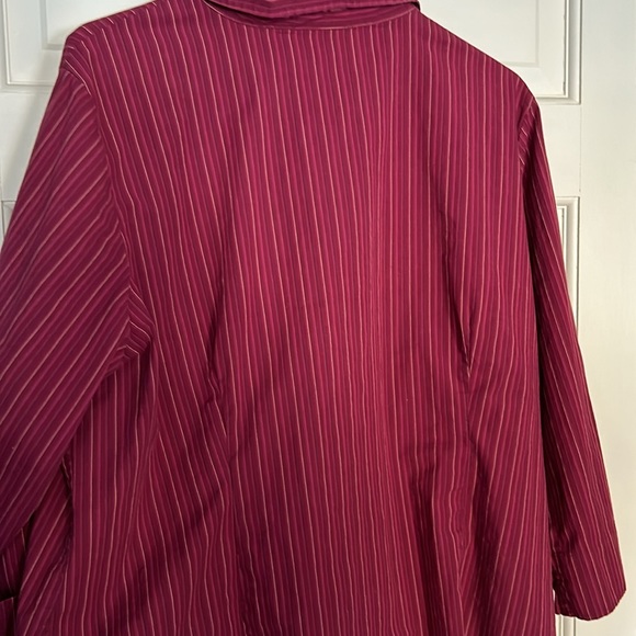 Croft & Barrow Woman Stretch 2X Cranberry Color Striped Blouse - Picture 7 of 11